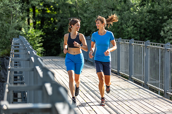 Laufen und Trailrunning mit Damen Merino Shirts von SCROC